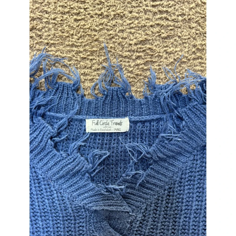 Full Circle Trends Blue Distressed Cropped Cable Knit Sweater V-Neck Small